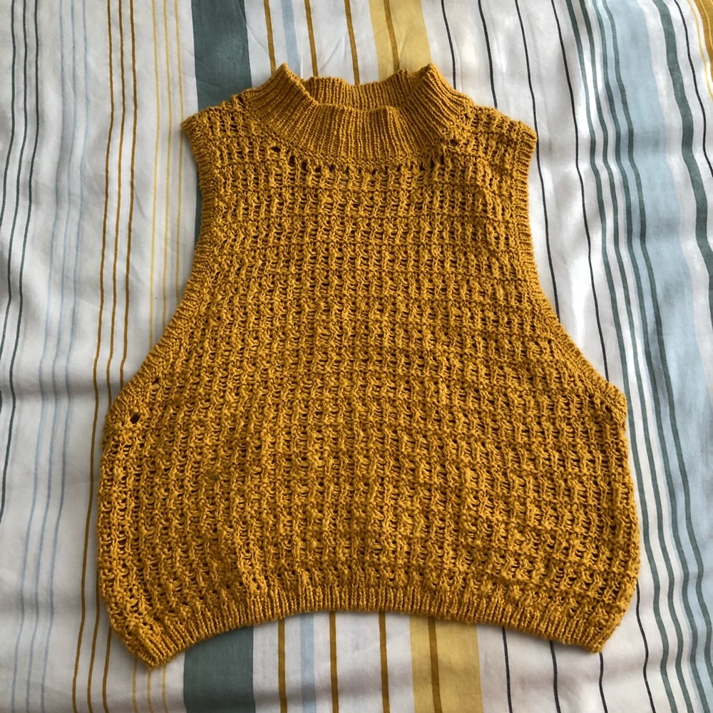 Yellow billabong knot tank!